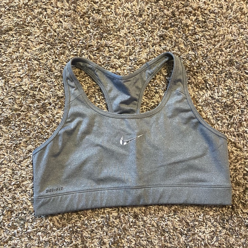 5/$25 | Nike Women's Gray Sports Bra